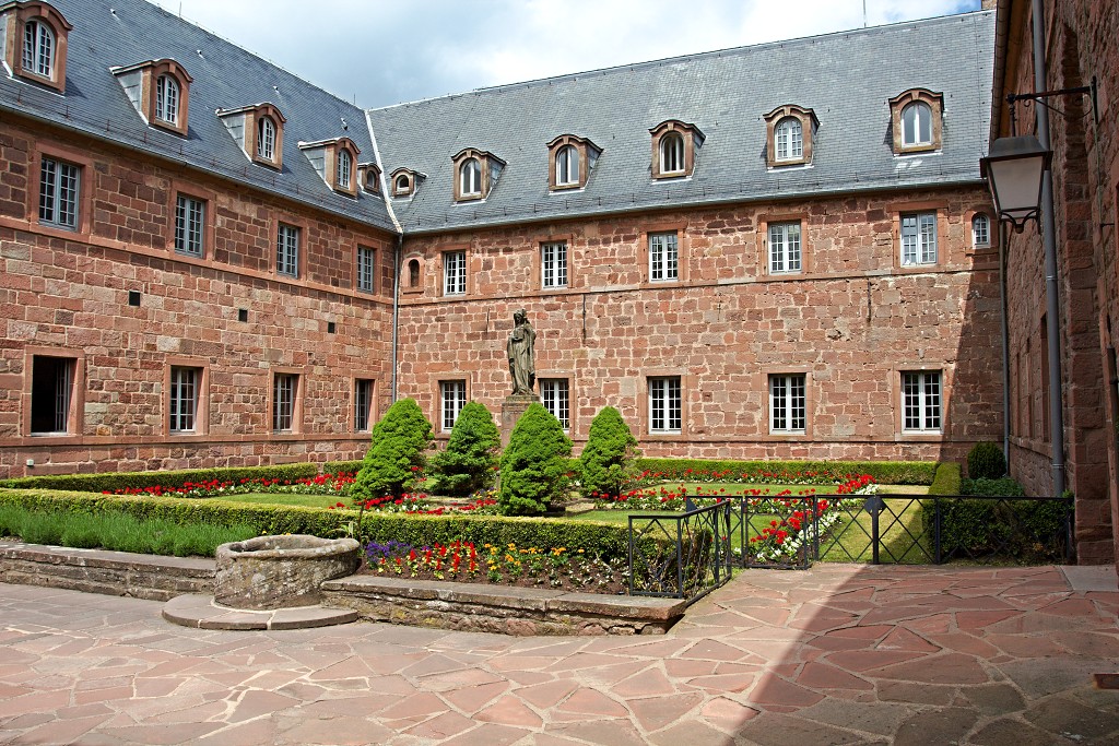 le mont Sainte-Odile Sainte Odile klooster hdr abbaye abdij kerk elzas france frankrijk sint odilia
